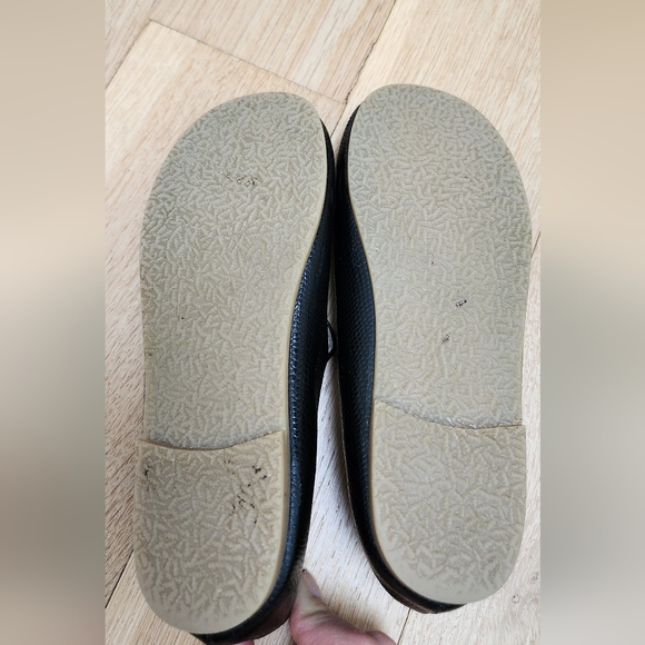 Anais & I girls black shoes. Like new - Picture 4 of 4